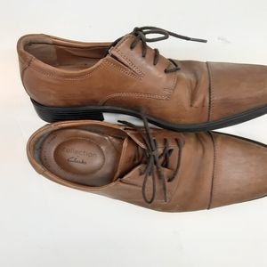 Clark's Men's Tan Oxford Shoes Size 9